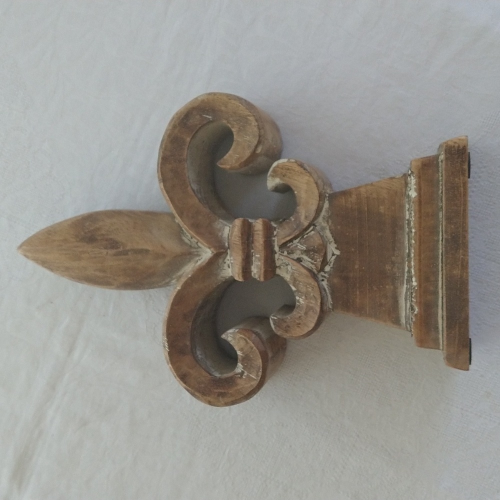 Carved wood fleur-de-lis sculpture shabby Chic bookshelf decor french paris